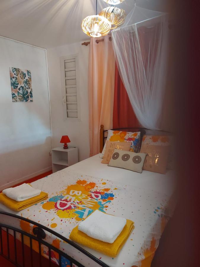 Le Dominad Bas De Villa 700M Du Bain Chaud Canalsat Gratuit Parking Prive Gratuit Wi Fi Gratuit Bouillante Ngoại thất bức ảnh